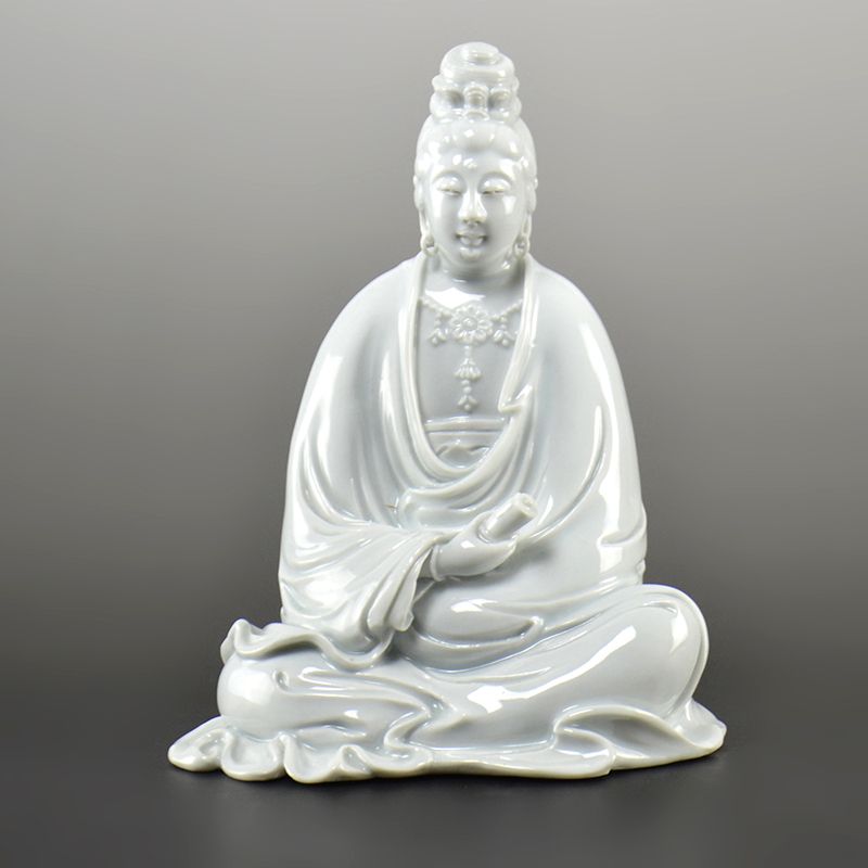 Rare White Porcelaon Kannon by Miyagawa (Makuzu) Kozan