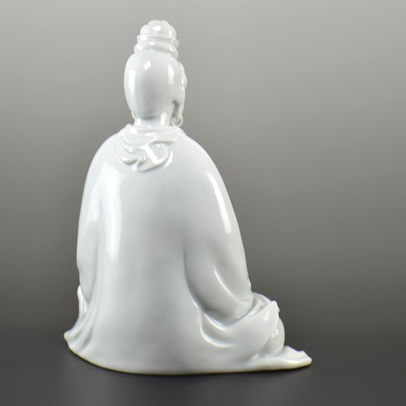 Rare White Porcelaon Kannon by Miyagawa (Makuzu) Kozan