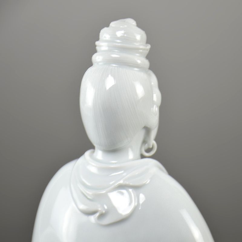 Rare White Porcelaon Kannon by Miyagawa (Makuzu) Kozan