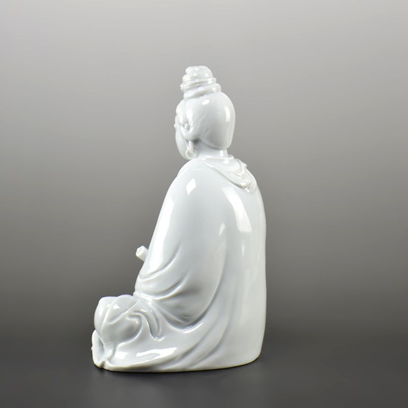 Rare White Porcelaon Kannon by Miyagawa (Makuzu) Kozan