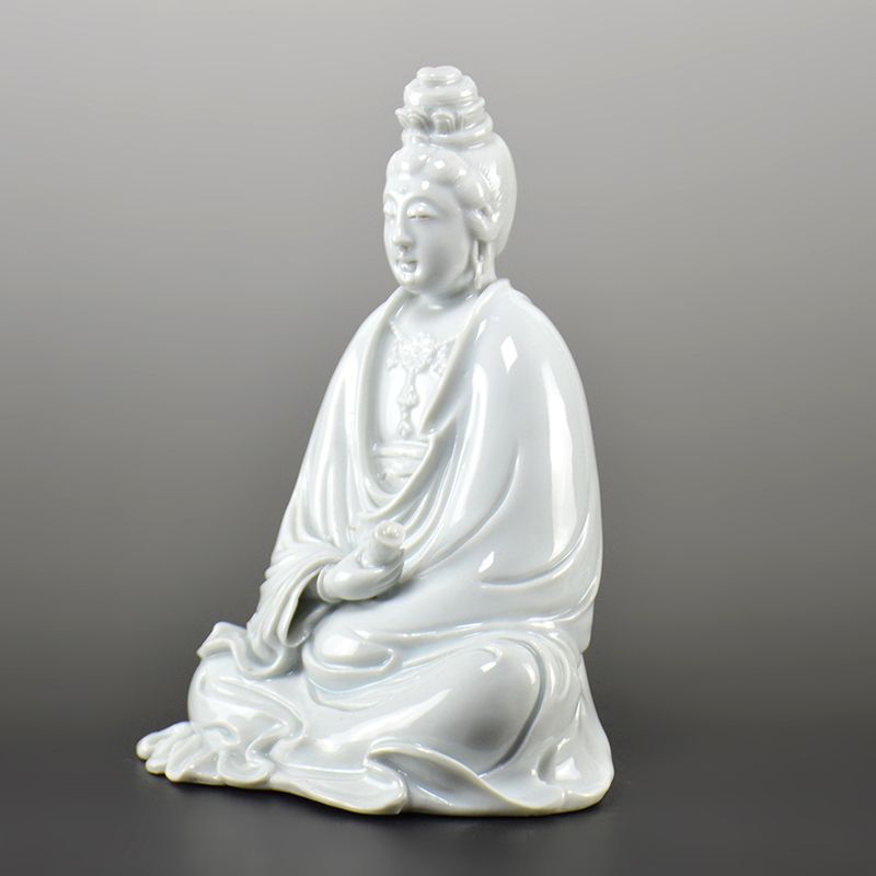 Rare White Porcelaon Kannon by Miyagawa (Makuzu) Kozan