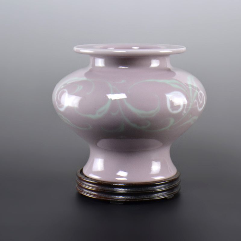 Unusual Lavender Porcelain Vase by Miyagawa (Makuzu) Kozan