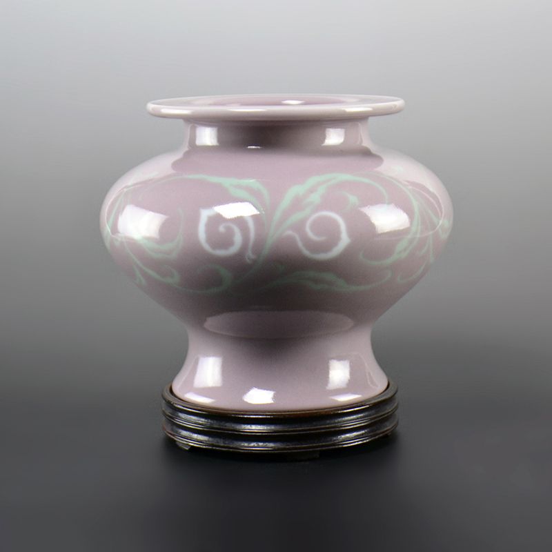 Unusual Lavender Porcelain Vase by Miyagawa (Makuzu) Kozan