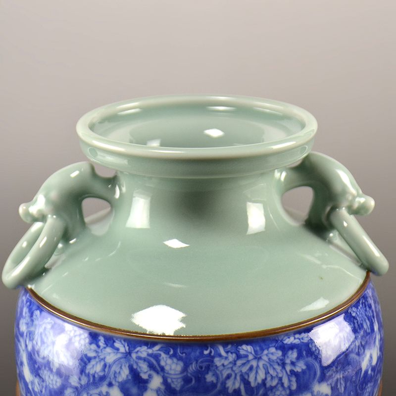 Grape Design Porcelain Vase by Miyagawa (Makuzu) Kozan