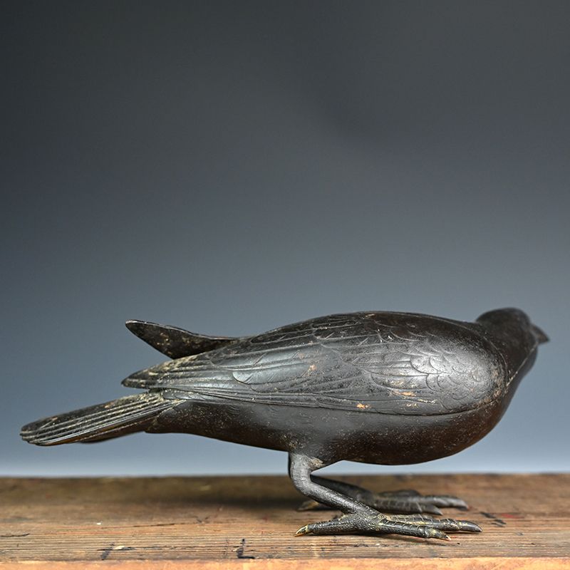 A fabulous Antique Japanese Bronze Crow signed Takayo