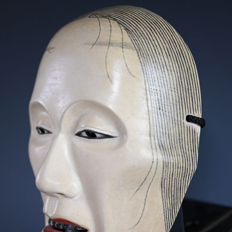 Onna Noh Mask named “Ryojo Komachi”