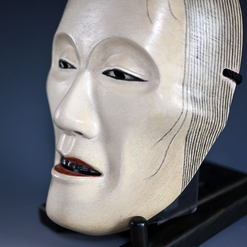 Onna Noh Mask named “Ryojo Komachi”