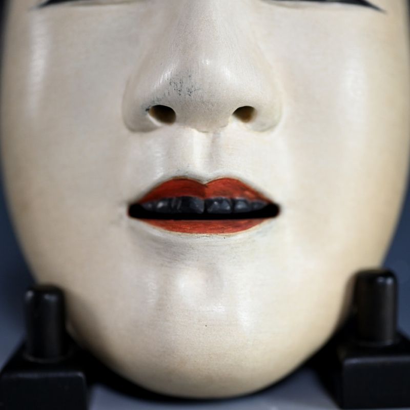 Onna Noh Mask named “ZOU ONNA” which indicates young woman