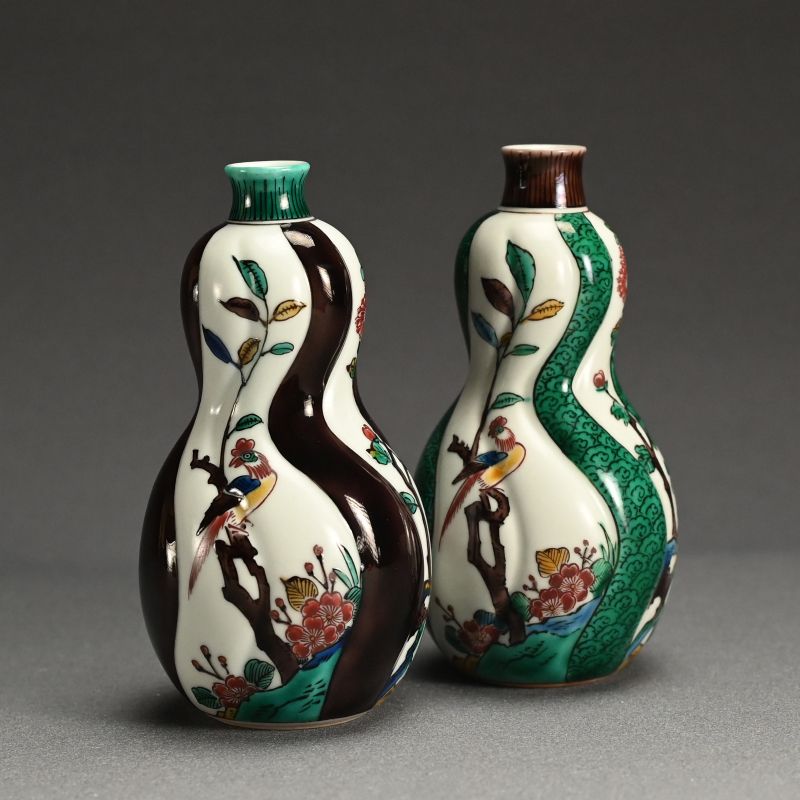 Kutani Porcelain. Tokkuri Sake Set by Tokuda Yasokichi