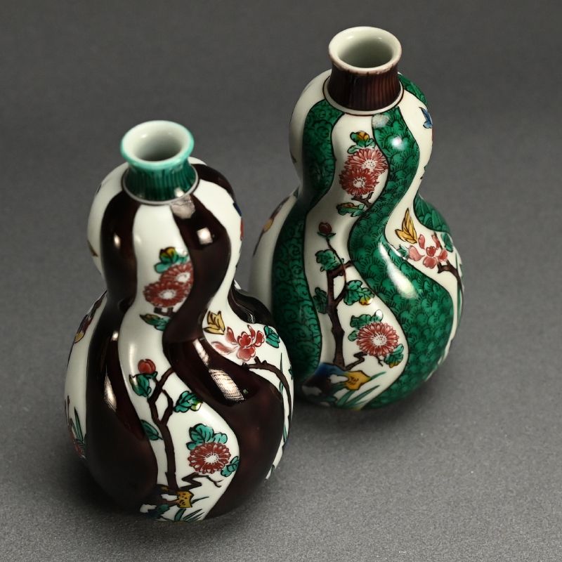 Kutani Porcelain. Tokkuri Sake Set by Tokuda Yasokichi