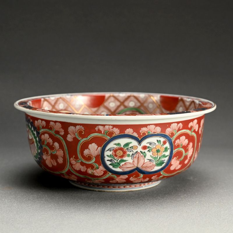 2 Luxurious Daishoji-Imari Porcelain Dragon Bowls, Kutani