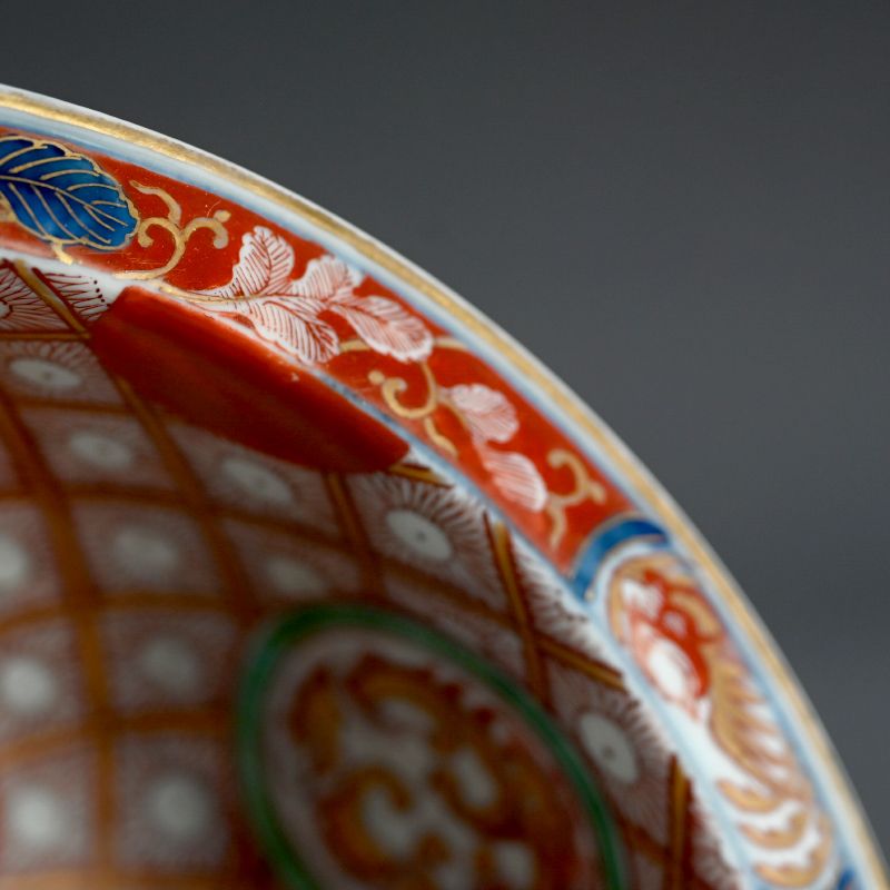 2 Luxurious Daishoji-Imari Porcelain Dragon Bowls, Kutani