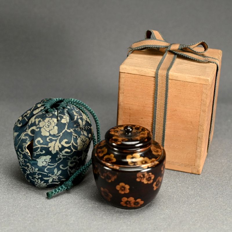 The Kura - Japanese Art Treasures online catalog