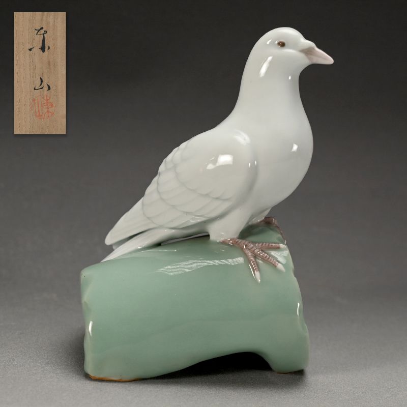 Miyanaga Tozan Pigeon Porcelain Okimono