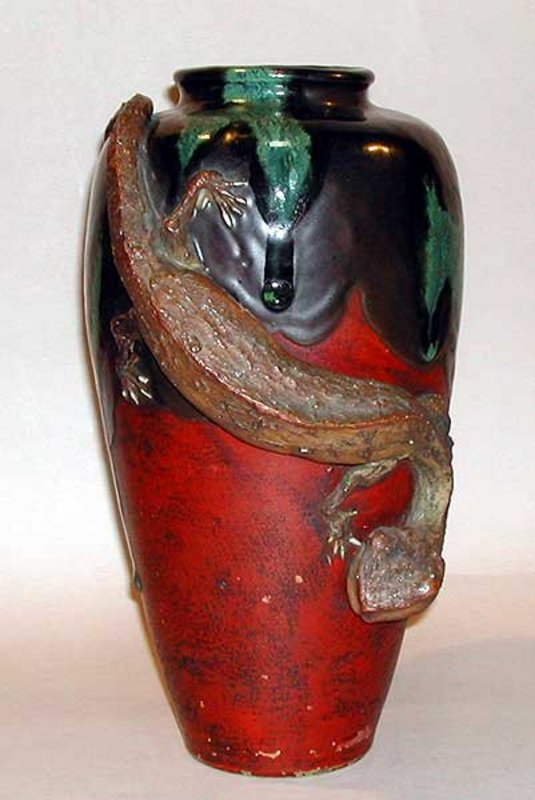 Meiji p. Japanese SUMIDA LIZARD VASE, KOKO