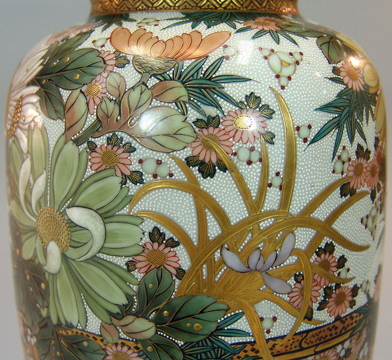 Spectacular Antique Meiji p. Kutani Vase