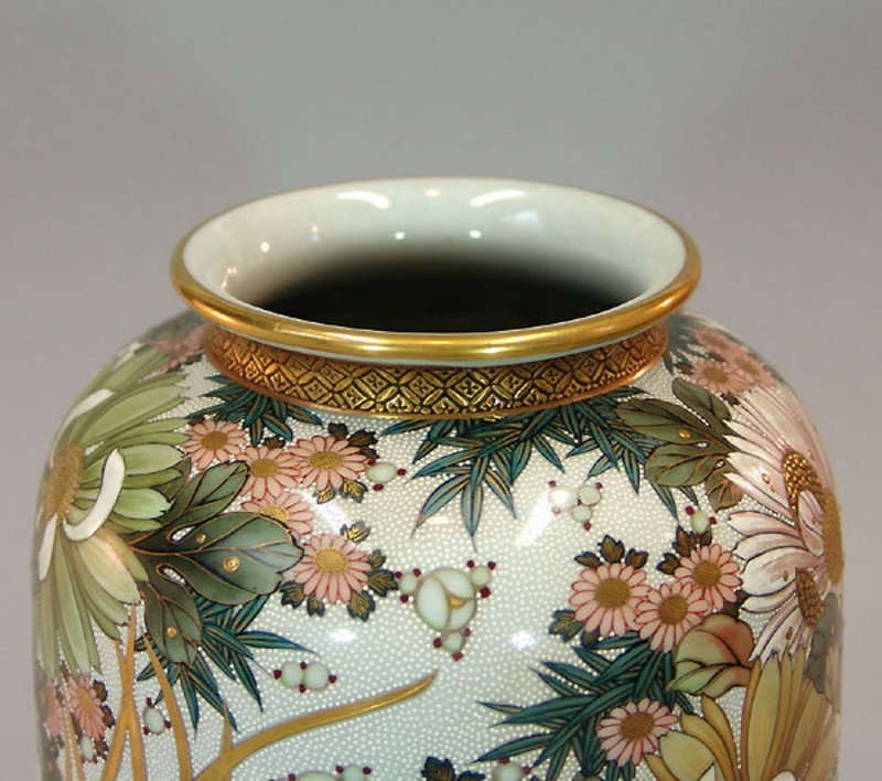 Spectacular Antique Meiji p. Kutani Vase