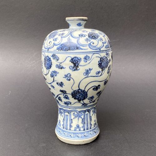 A Chinese Ming Dynasty C.1368-1644 Blue and White Meiping Vase