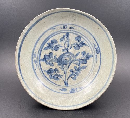 A Large Ming Dynasty Zhangzhou Blue and White Plate