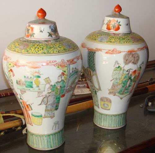 Pair Qianlong Lidded Porcelain Vases