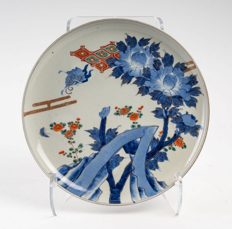 Large Japanese porcelain dish