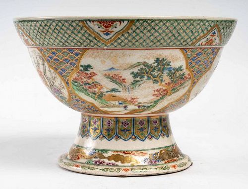 Large Japanese cup on pied-douche. Kyoto 19th century