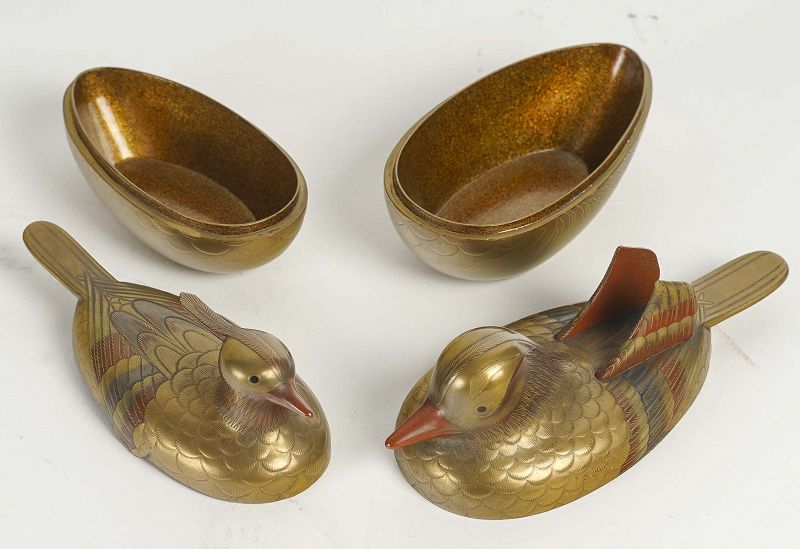 Kogo - Japanese lacquered incense boxes of pair of mandarin Ducks