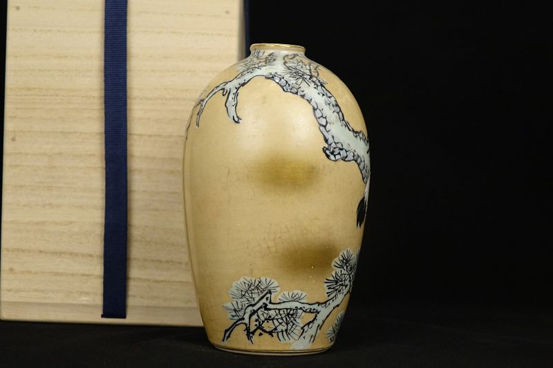 Vintage Kutani porcelain vase with hand-painted pair of cranes