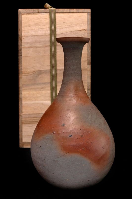 Isezaki Mitsuru (1934-2011) Bizen Pottery Hidasuki Flower Vase