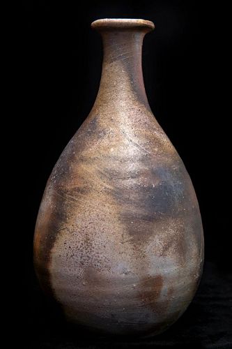 Bizen Sangiri Stoneware Vase made by LNT Jun Isezaki (b. 1936)