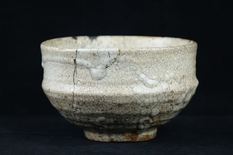 Mid-Edo Period (1603-1868) Antique Shino Ware Chawan (Tea Bowl)