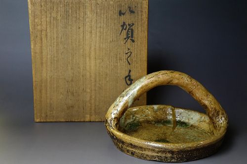 Edo Period (1603-1868) Iga ware Tetsuki Kashiki Dish w/Bridging Handle