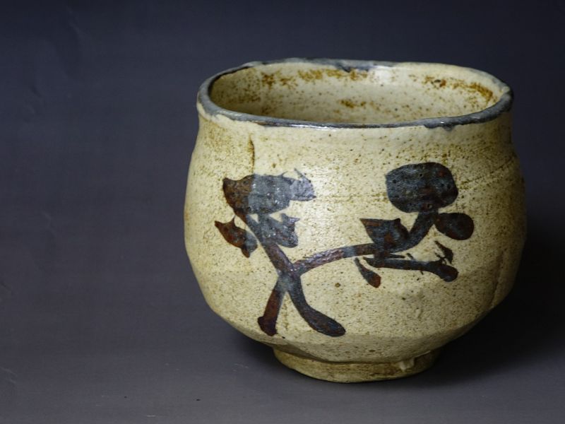Ohashi Shuji (1795–1857) E-Shino chawan for tea ceremony with old box