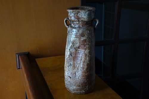 Ko Iga flower vase made by Kyoto master Zoroku Mashimizu (1861-1936)