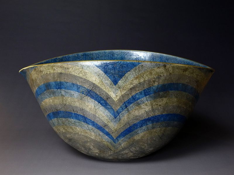 Kunio Watanabe (b. 1967) Overglaze Enamel Iro-E Porcelain Vase