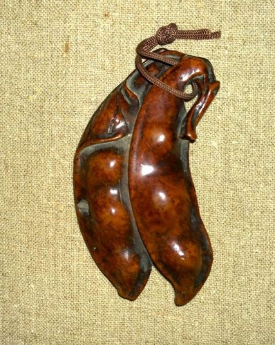 China old toggle -- two pea pods