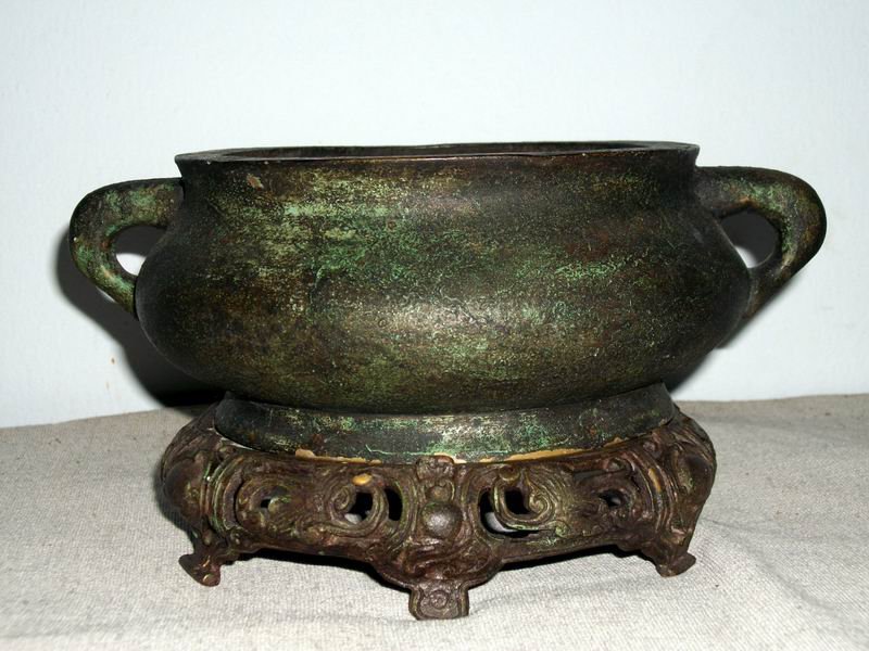 CHINESE BRONZE CENSER