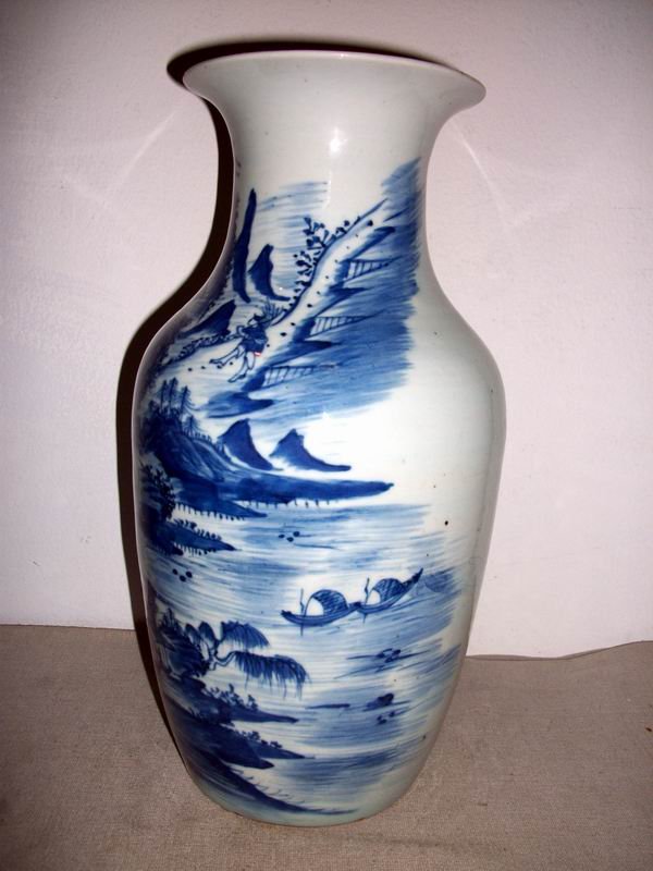 19C CHINESE B/W VASE