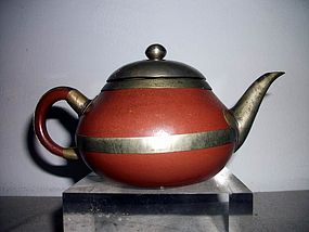 CHINESE YIXING TEAPOT