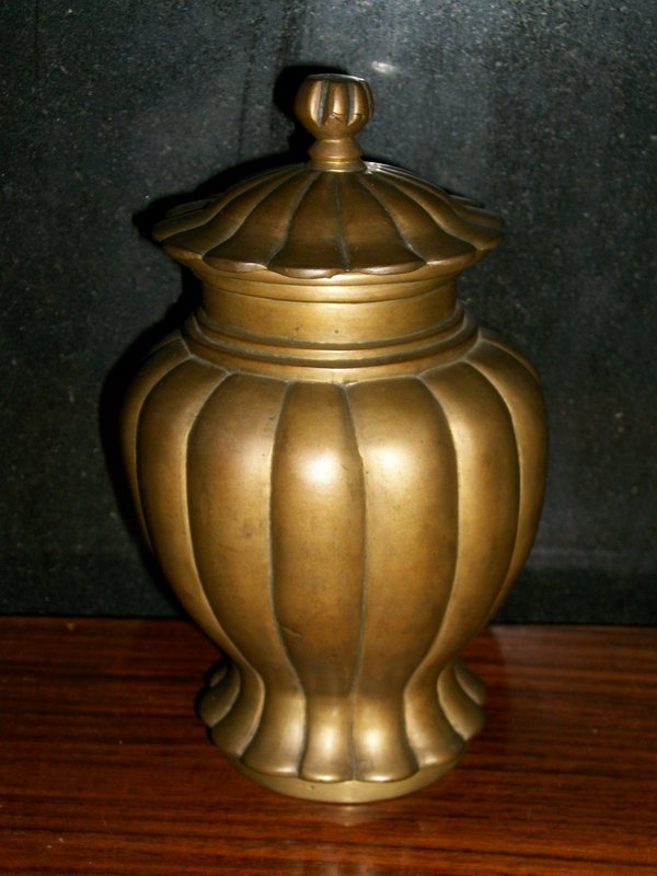 CHINESE BRONZE VASE