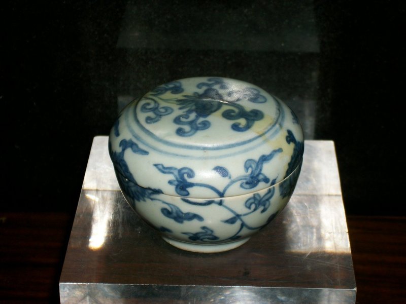 CHINESE COVERED BOX, 16TH/17TH CENTURY
