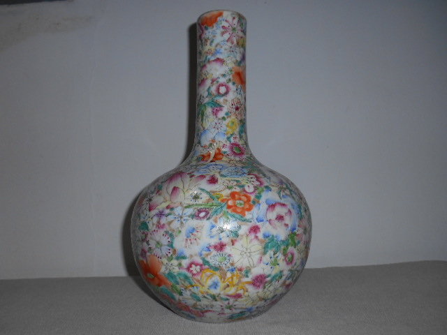 CHINESE FAMILLE ROSE MILLEFLEUR PORCELAIN VASE