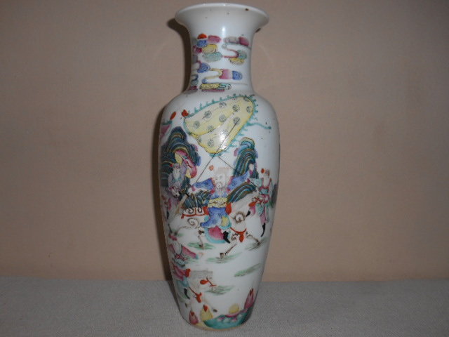 CHINESE FAMILLE ROSE VASE