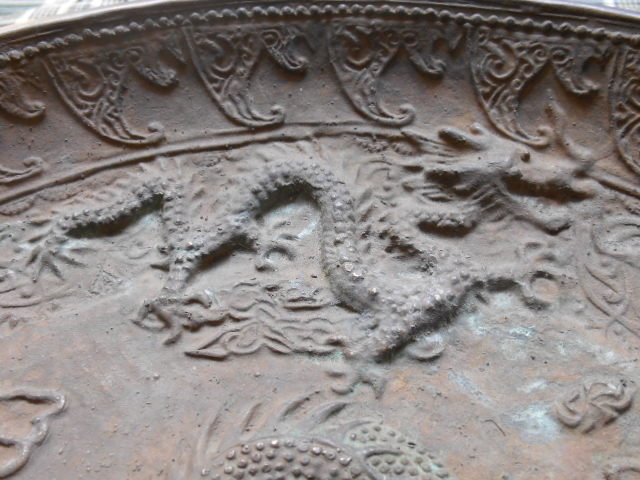 BRONZE PLATE WITH DRAGONS RELIEF