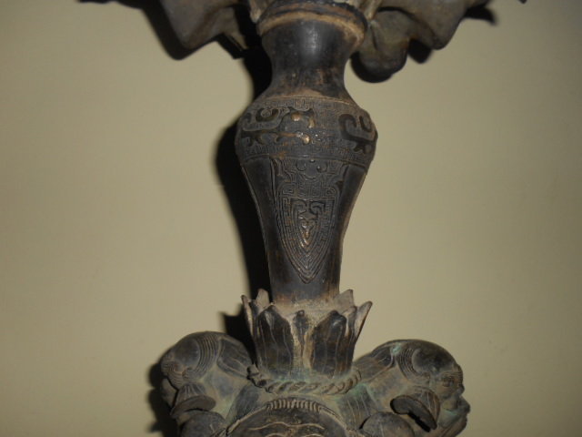 CHINESE BRONZE VASE