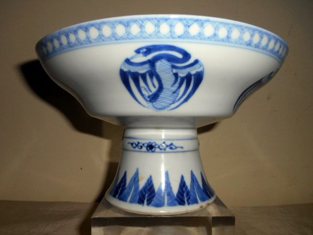 CHINESE BLUE & WHITE STEMCUP