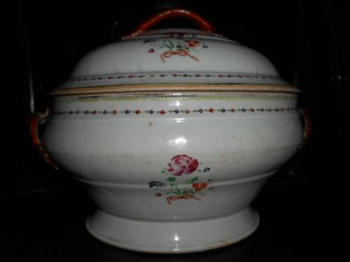 CHINESE EXPORT FAMILLE ROSE SOUP TUREEN