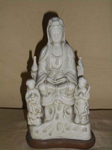 CHINESE DEHUA STATUE