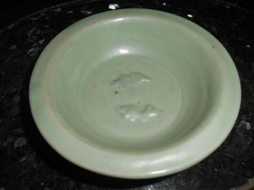 SONG/YUAN LONGQUAN CELADON PLATE WITH TWIN FISH