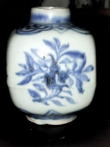 MING BLUE & WHITE JAR